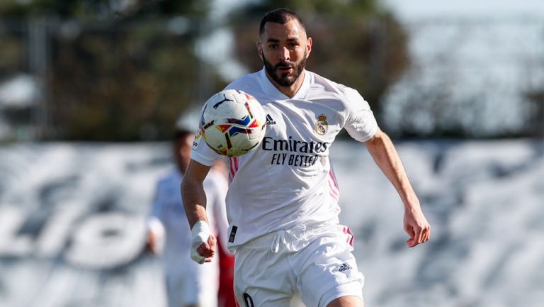 El delantero francés en un partido con el club merengue