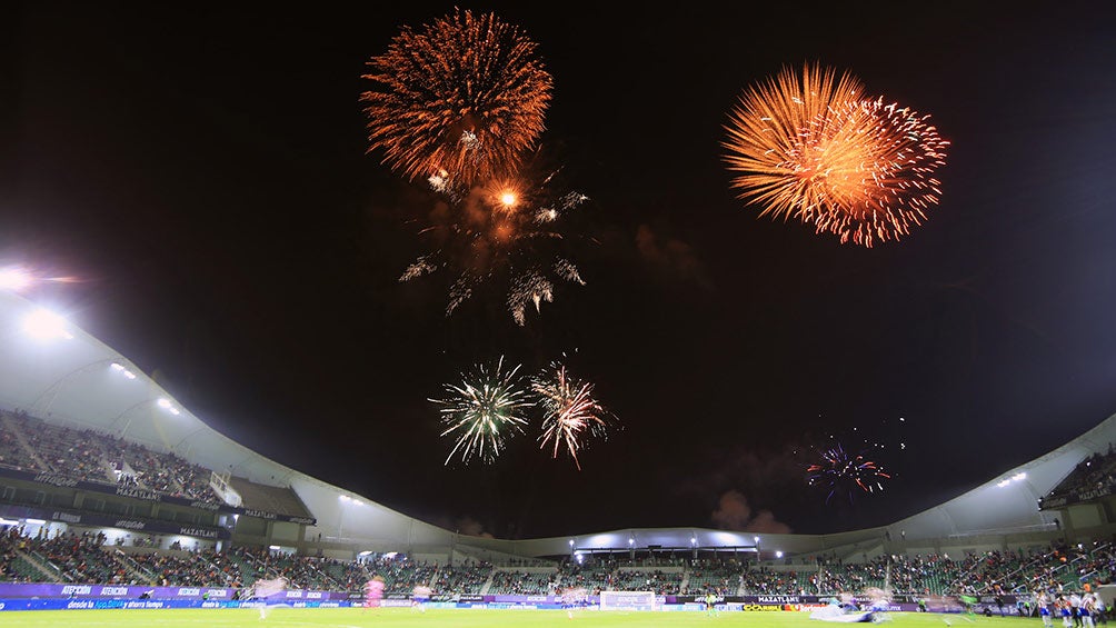 Juegos pirotécnicos en el Estadio Kraken 