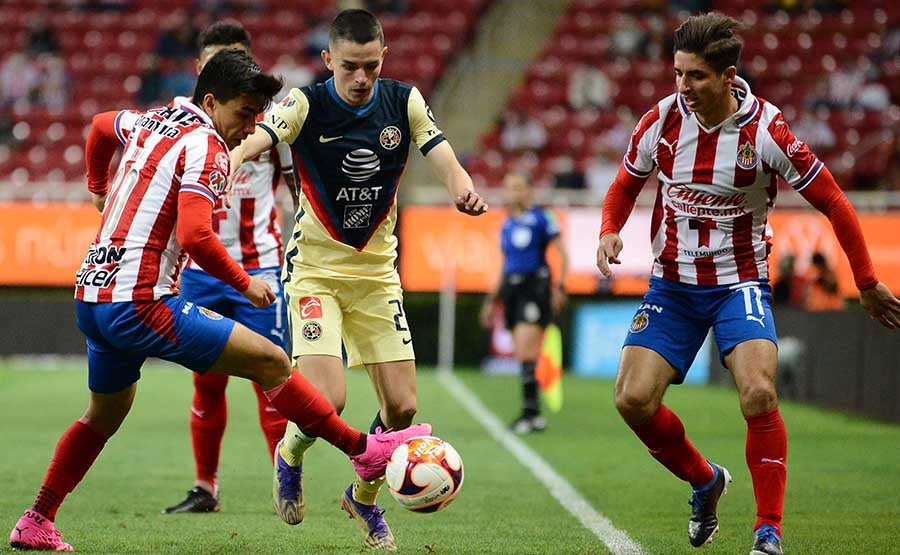 Álvaro Fidalgo en el Clásico Nacional