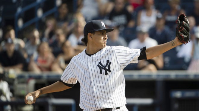 Giovanny Gallegos en un juego con los Yankees