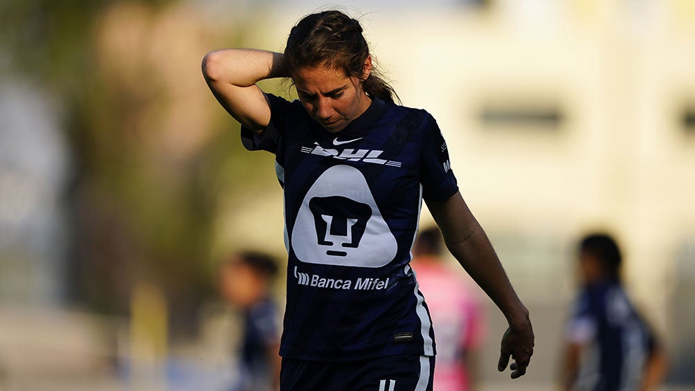 Deneva Cagigas, defensa de Pumas, en un partido  