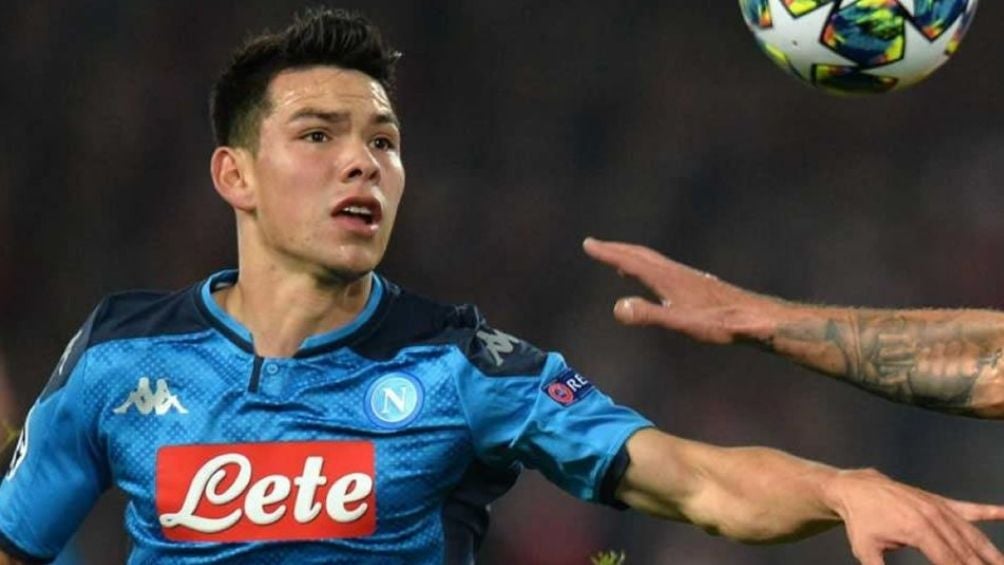 Lozano en un partido con el Napoli 