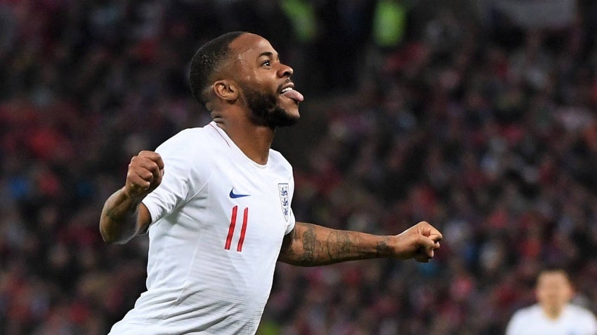 Sterling en un partido con la Selección de Inglaterra