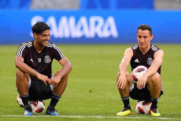 Carlos Vela en un partido del Tricolor