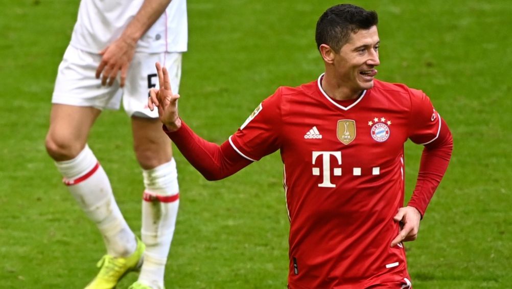 Robert Lewandowski tras anotar su tercer gol del partido