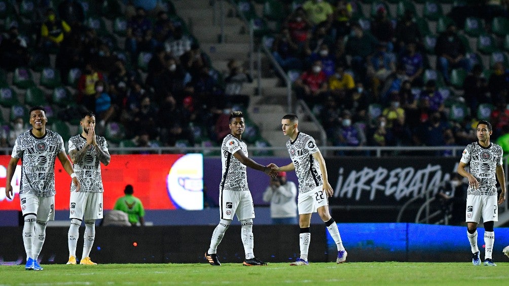 Jugadores del América en victoria vs Mazatlán