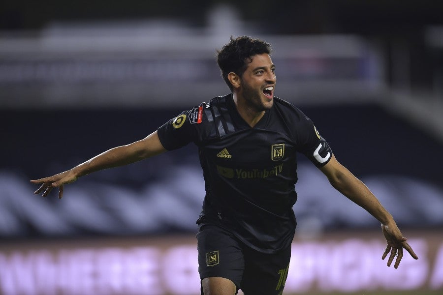 Carlos Vela durante un partido con LAFC