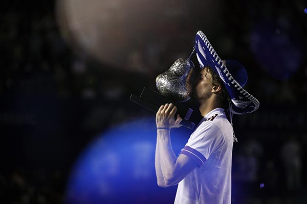 El alemán besa el Guaje de Plata