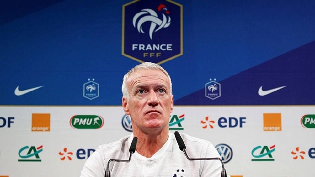 Deschamps en una conferencia de prensa