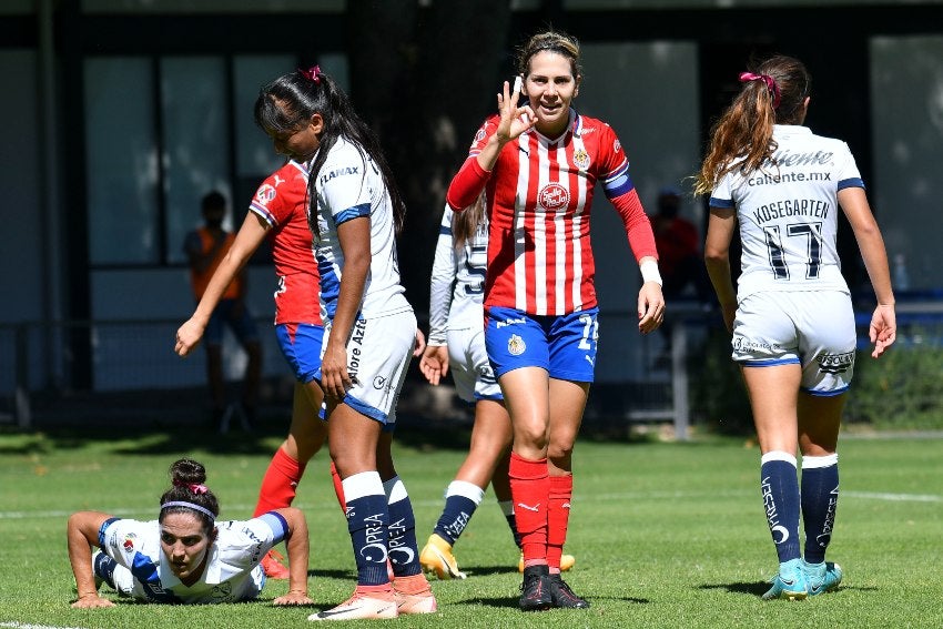 Alicia Cervantes tras anotar un gol a favor de Chivas