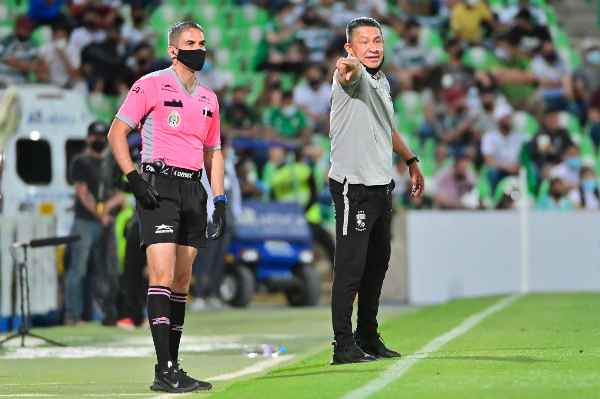 Nacho Ambriz, técnico de León