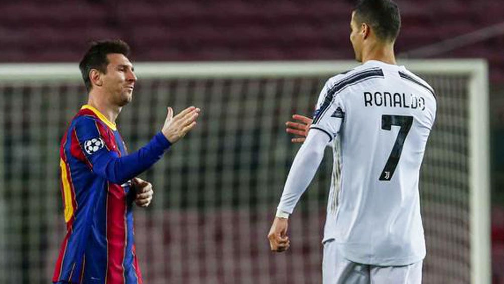 Messi y Cristiano se saludan en juego entre el Barça y la Juve