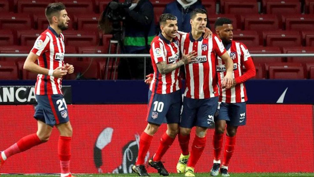 Jugadores del Atlético celebran gol vs Alavés 