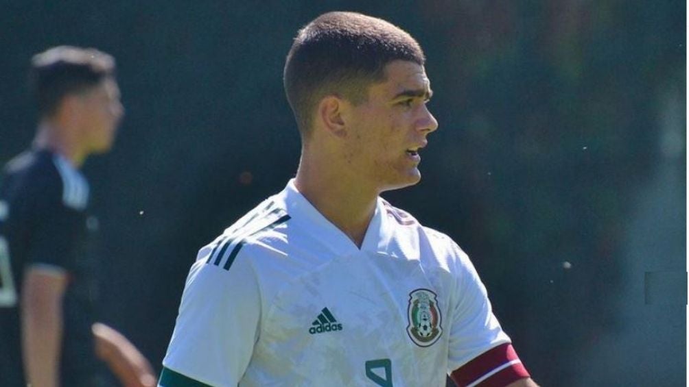 Martínez Dupuy en un partido con la Selección Mexicana 