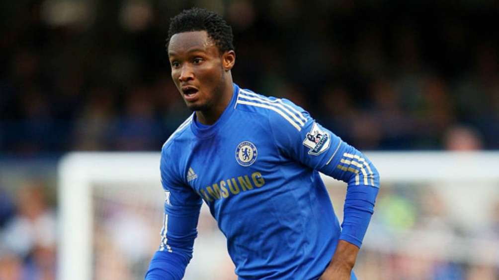 John Obi Mikel en partido