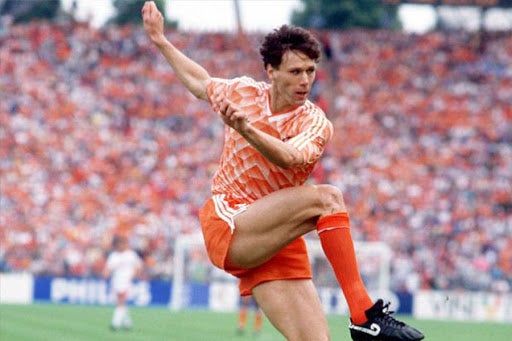 Van Basten, durante un partido con la Selección de Holanda