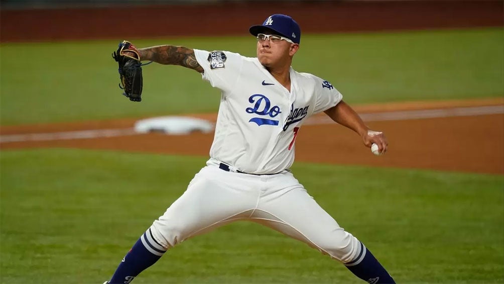 Julio Urías en un partido con los Dodgers