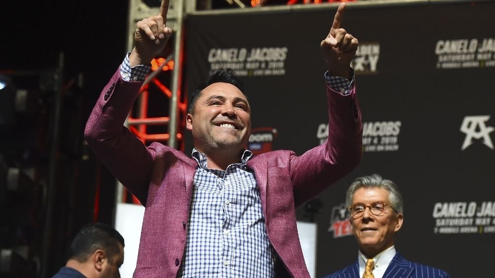 De la Hoya anunció que volverá a boxear