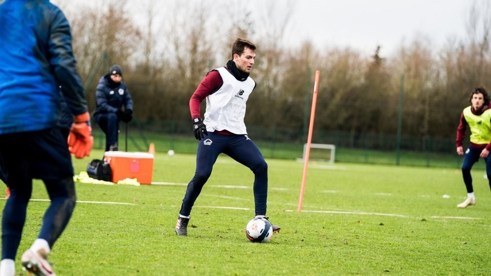 Pizzuto en un entrenamiento con el Lille