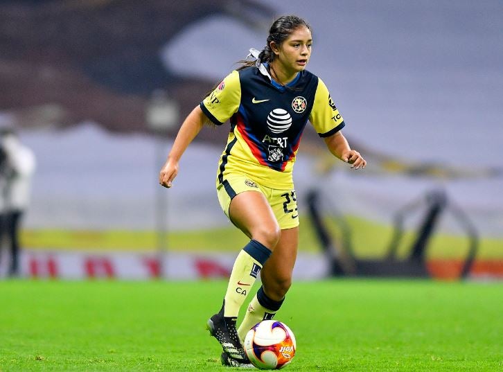 Jana Gutiérrez, en acción en el Clásico Nacional