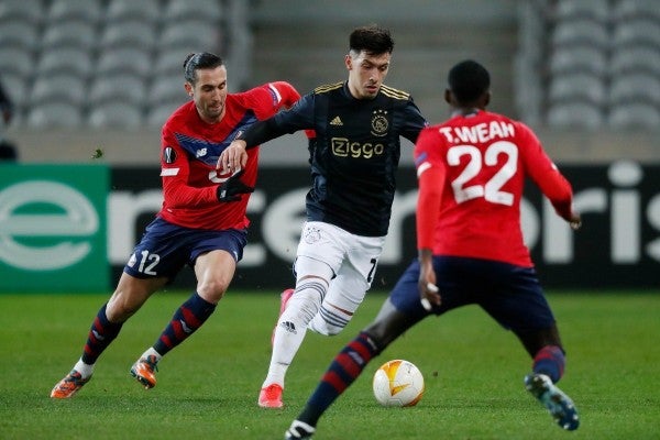 Lisandro Martínez en partido con el Ajax