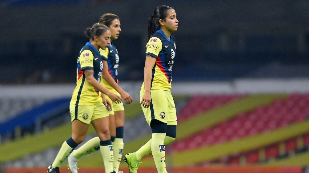 Jugadoras del América en el Clásico Femenil 