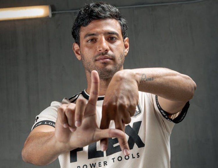 Carlos Vela presenta la nueva playera del LAFC; luce su estrella de campeón  de la MLS