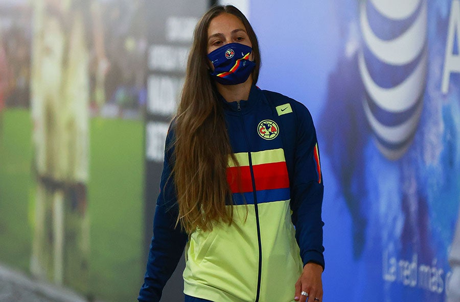 Farías llegando al Estadio Azteca