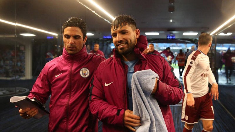 Arteta y Agüero tras un duelo del Manchester City 