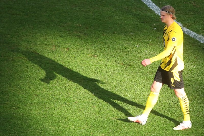 Erling Haaland durante un partido con Borussia Dortmund