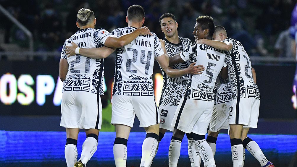 Jugadores de América en el partido contra Mazatlán