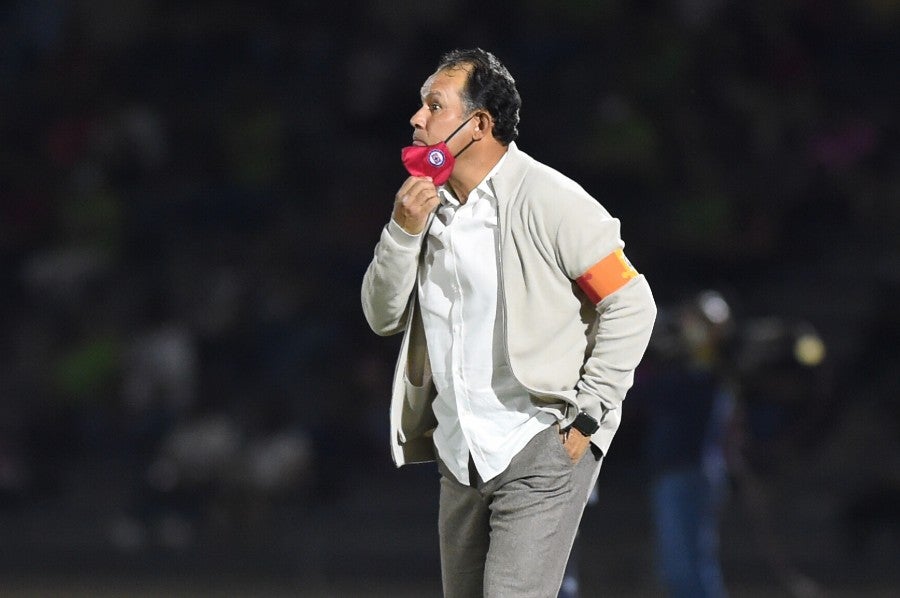 Juan Reynoso durante un partido con Cruz Azul