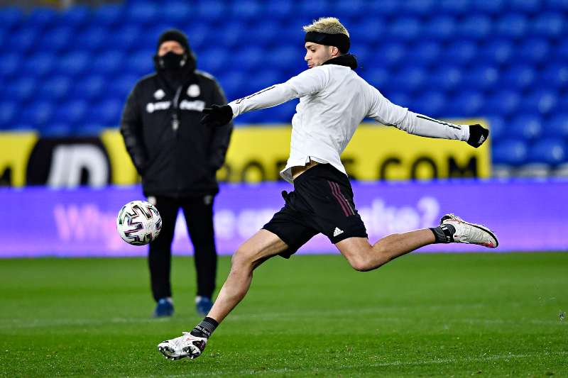 Raúl Jiménez en entrenamiento