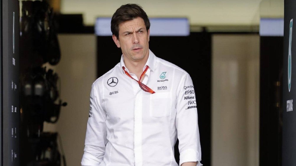 Jefe de Mercedes sobre jefes de Red Bull y McLaren: 'No dejan de esparcir mier...'