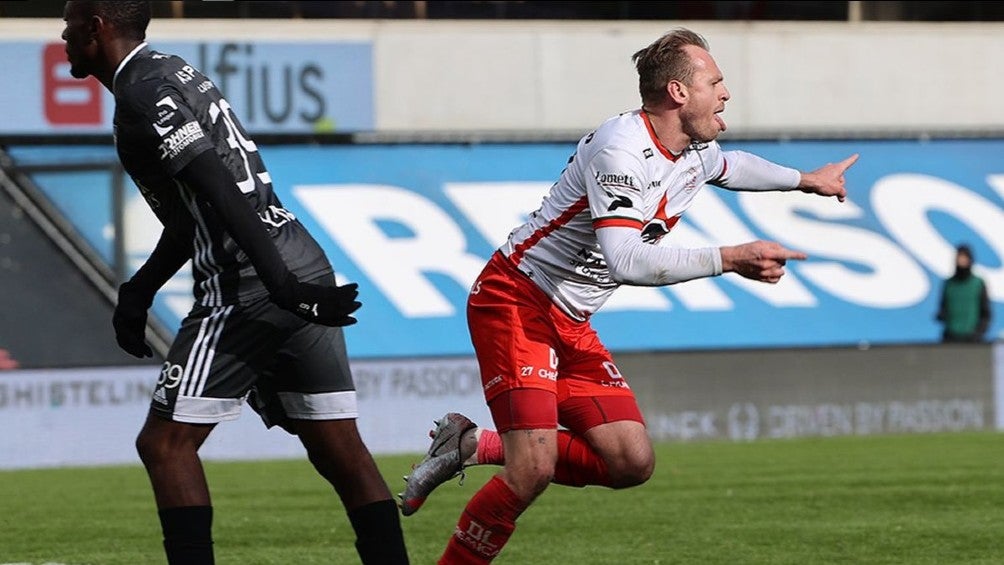 Omar Govea: El mexicano dio asistencia en victoria del Zulte Waregem sobre el Eupen