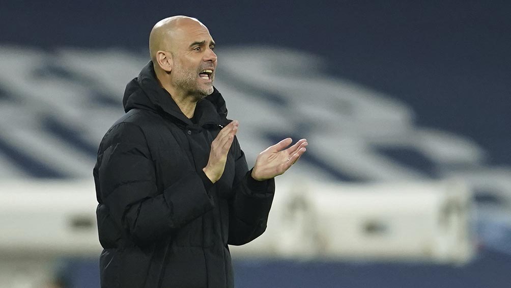 Pep Guardiola en un partido con Manchester City