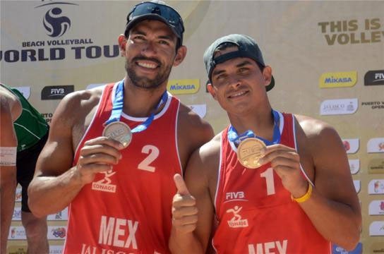 Los mexicanos en una de las paradas del Tour Mundial 