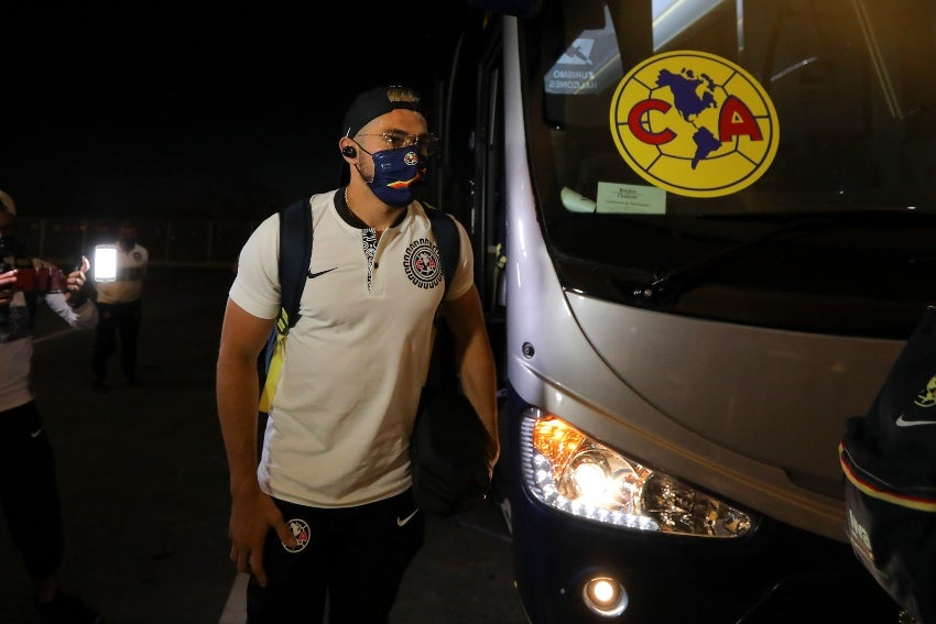 Henry Martín previo a un partido del América