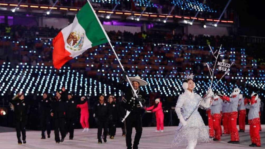 Delegación mexicana en desfile