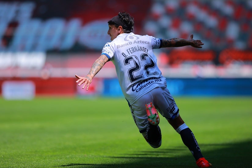 Omar Fernández durante un partido del Club Puebla