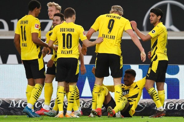 El Borussia Dortmund celebra a Ansgar Knauff