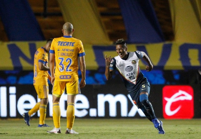 Aquino celebra su gol contra Tigres