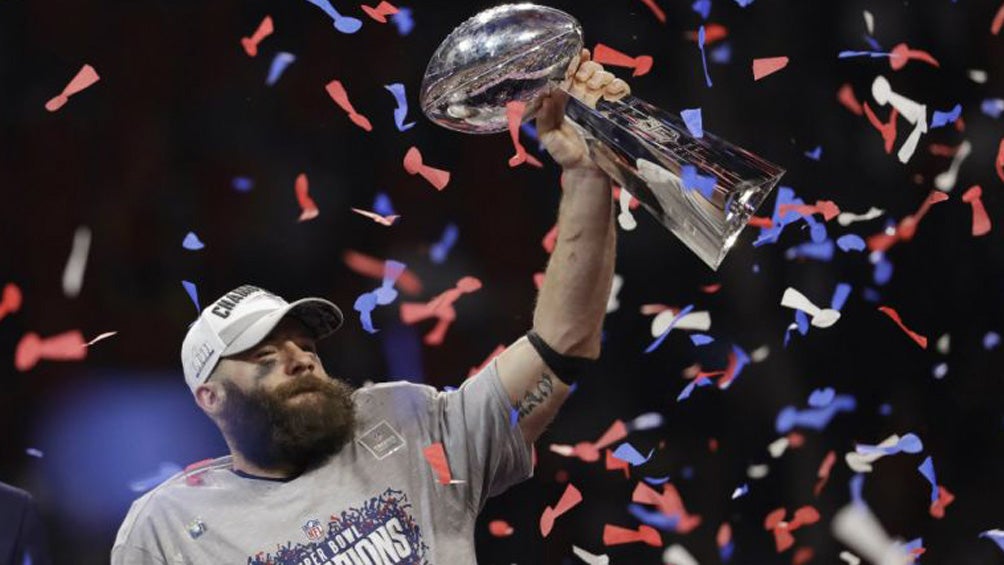 Edelman levanta el trofeo Vince Lombardi