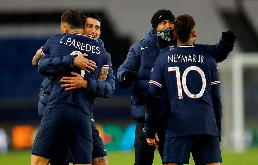 Jugadores del PSG festejando el pase a Semifinales