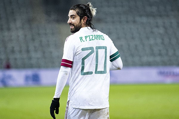 El volante en un partido con la Selección Mexicana 