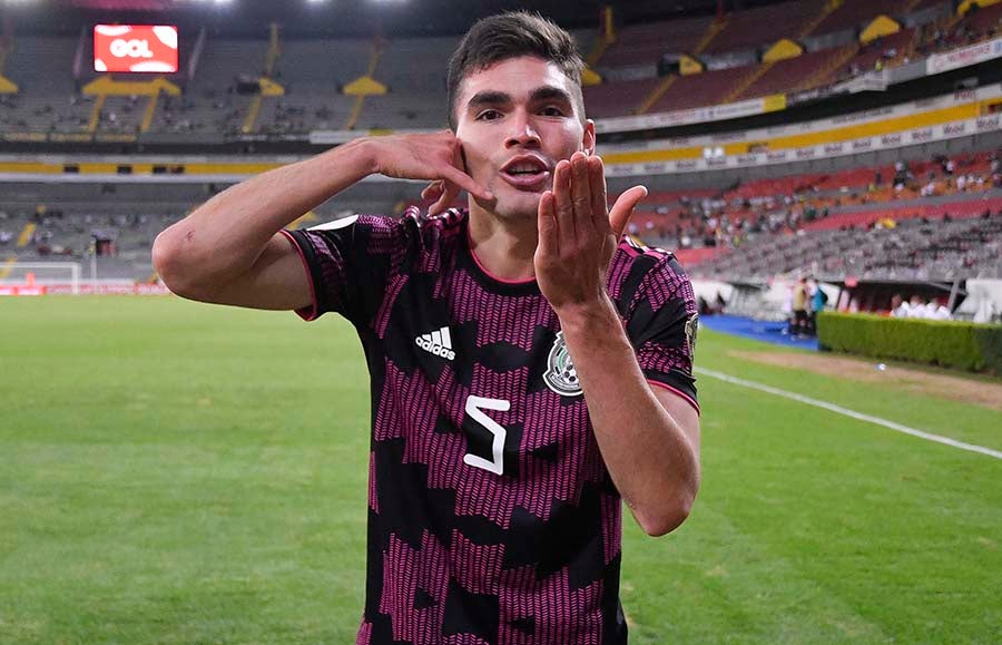 Vásquez celebra gol con el Tricolor Sub 23