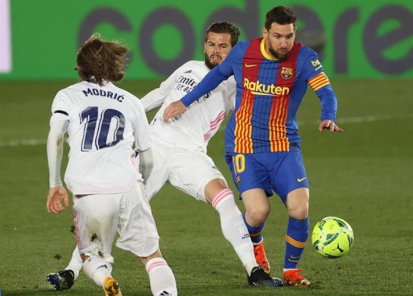 Messi en acción frente al Real Madrid