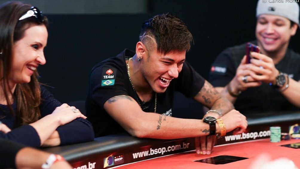 Neymar en un torneo de póker