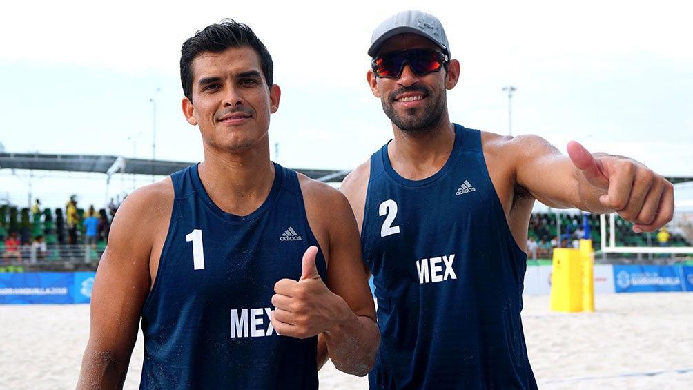 Lombardo Ontiveros y Juan Virgen en un evento