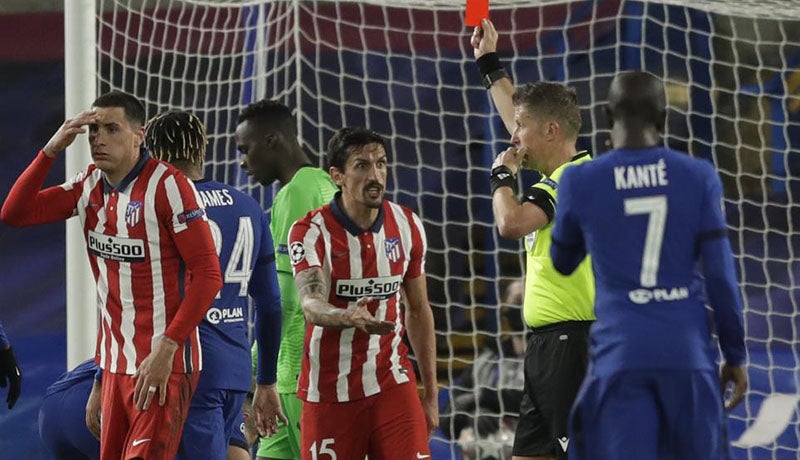 Savic reclama su expulsión ante Chelsea 